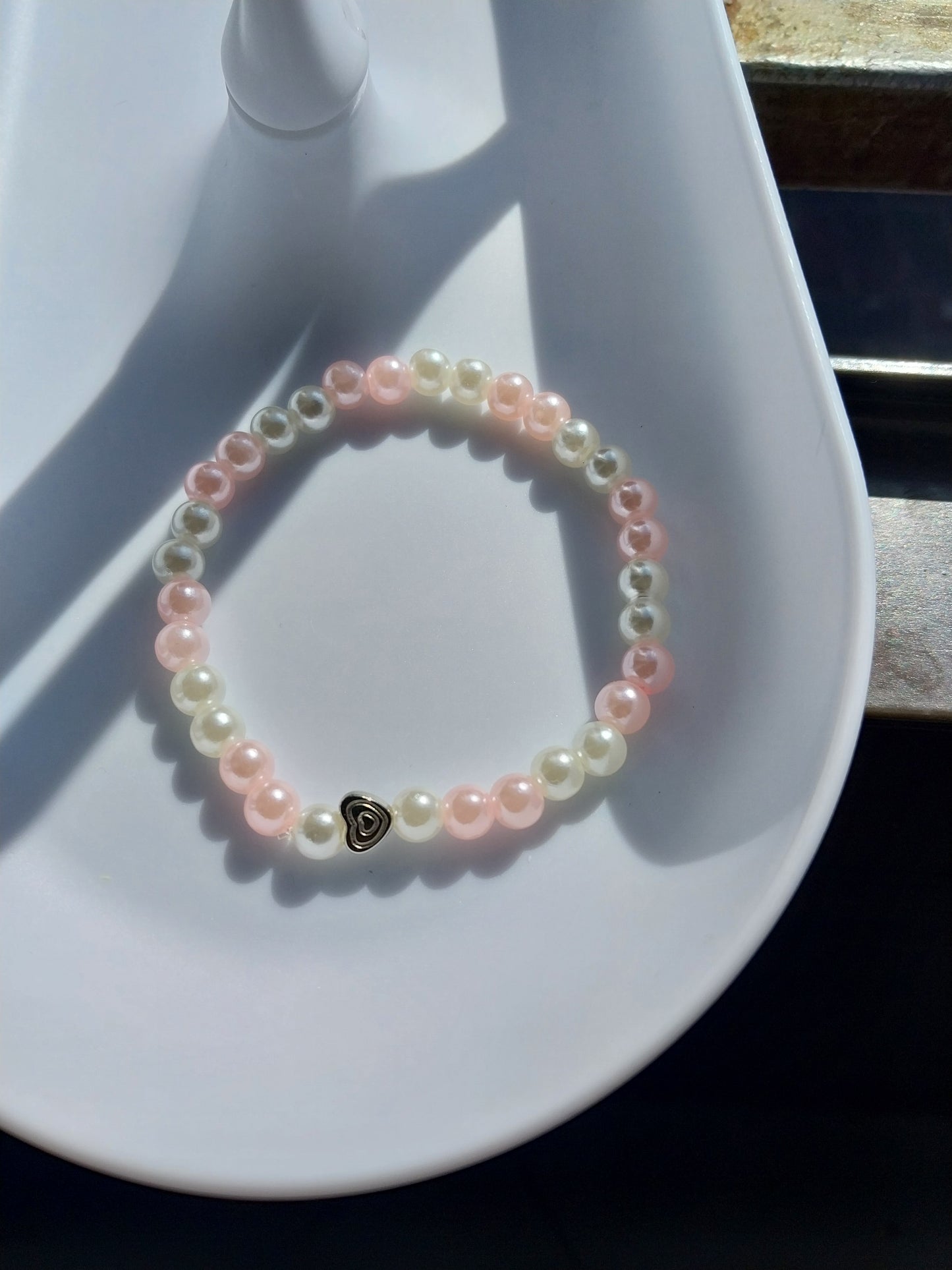 Pink and white pearl bracelet